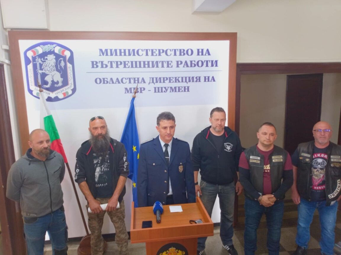 Мотосезонът при строги правила