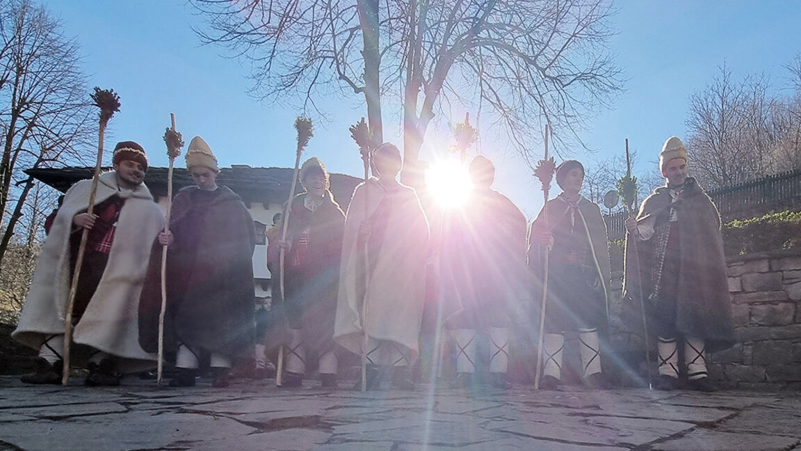 The magic of Christmas – from the ancient blessings of carolers to the appearance of Santa Claus in our lands