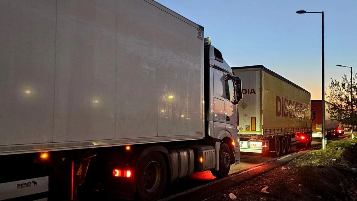 Heavy truck traffic at Kapitan Andreevo and Lesovo border crossings