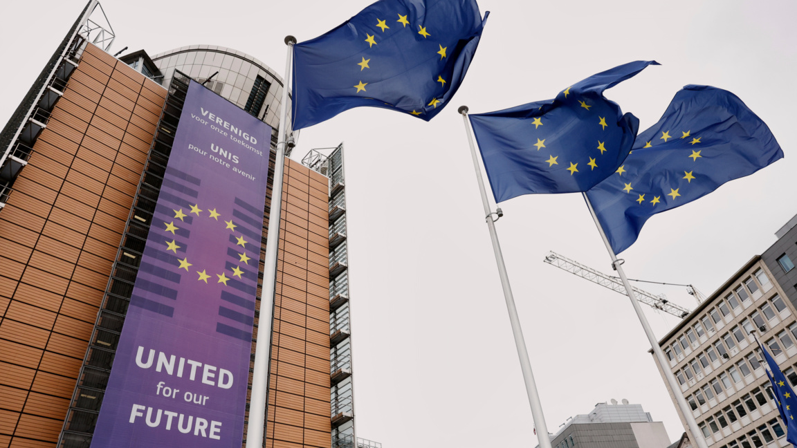 ЕС осъди забраната на САЩ за издаване на визи на петима европейци