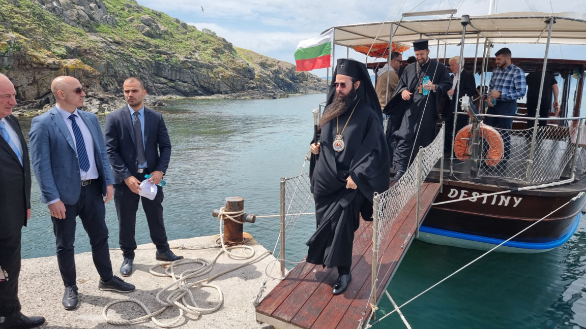 Sozopol : procession des reliques de saint Jean-Baptiste vers l’île Saint-Jean