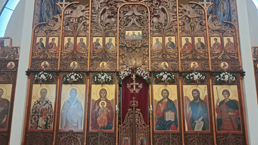 Олтарът на храма "Св. Висарион Смоленски"