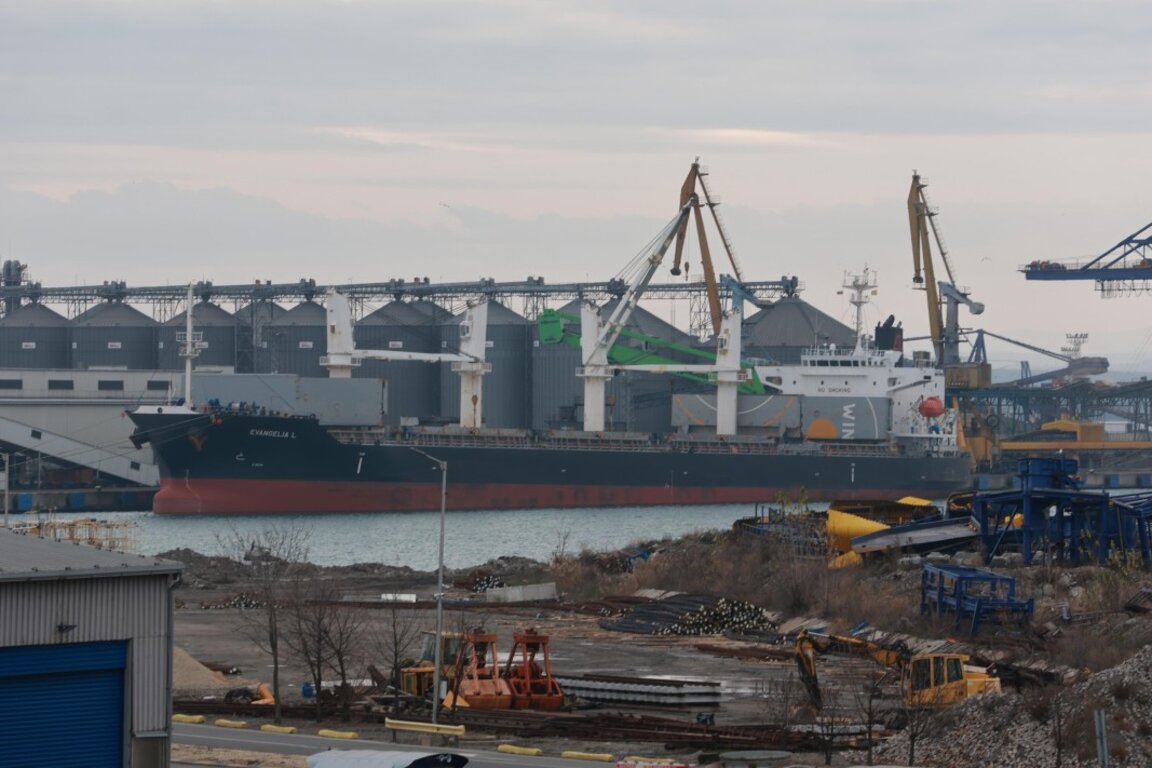 Cocaine worth USD 7 million was found on a ship at the Burgas port.