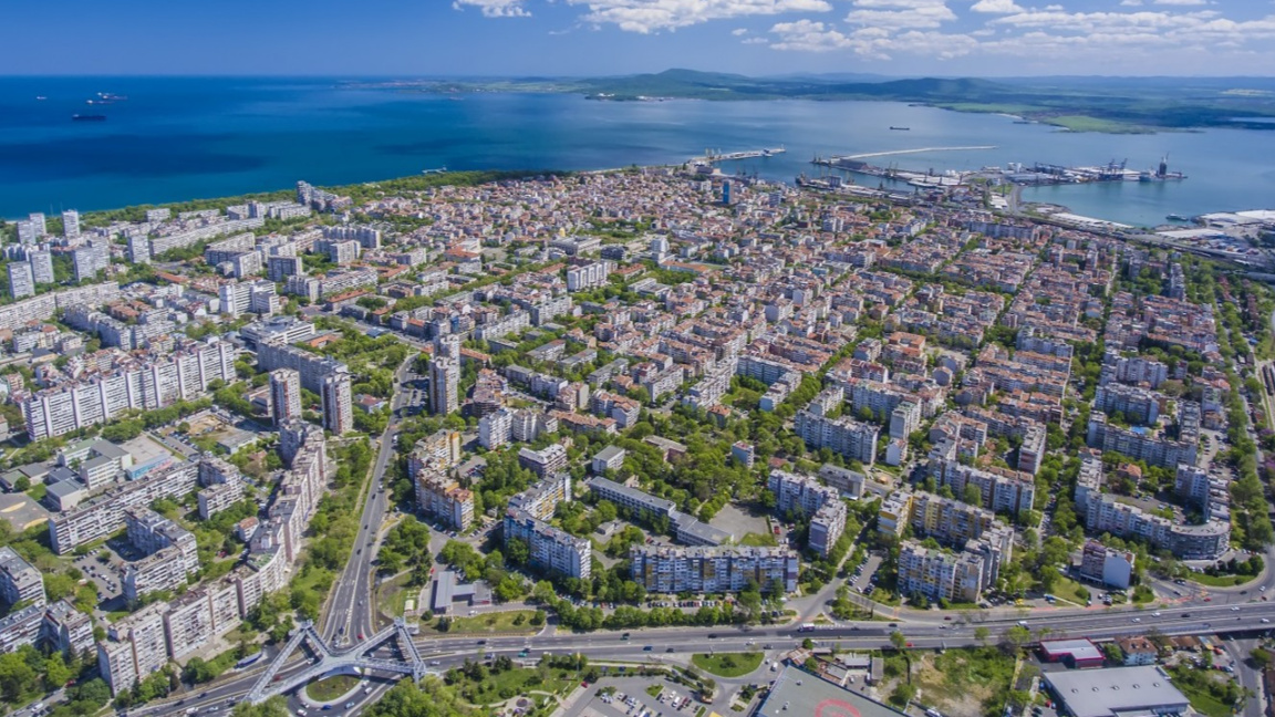От днес зелената зона в Бургас е в летен режим