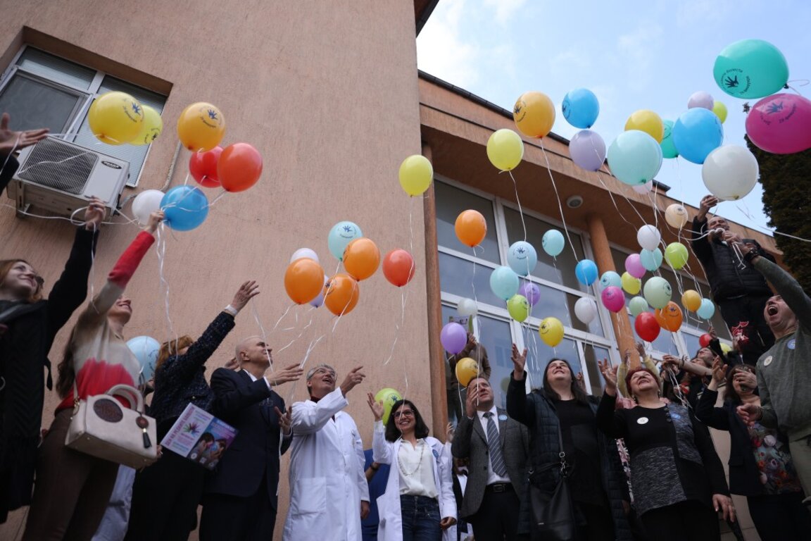Globos de colores surcaron el cielo de Sofía