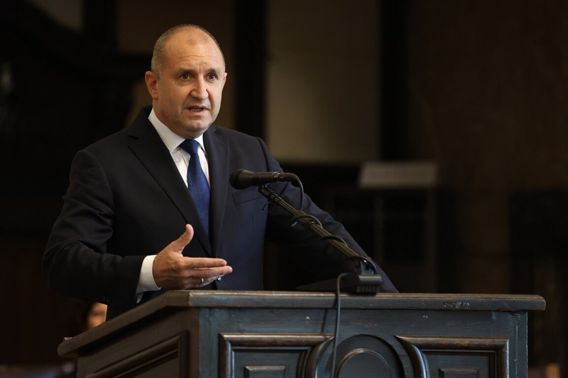 Румен Радев