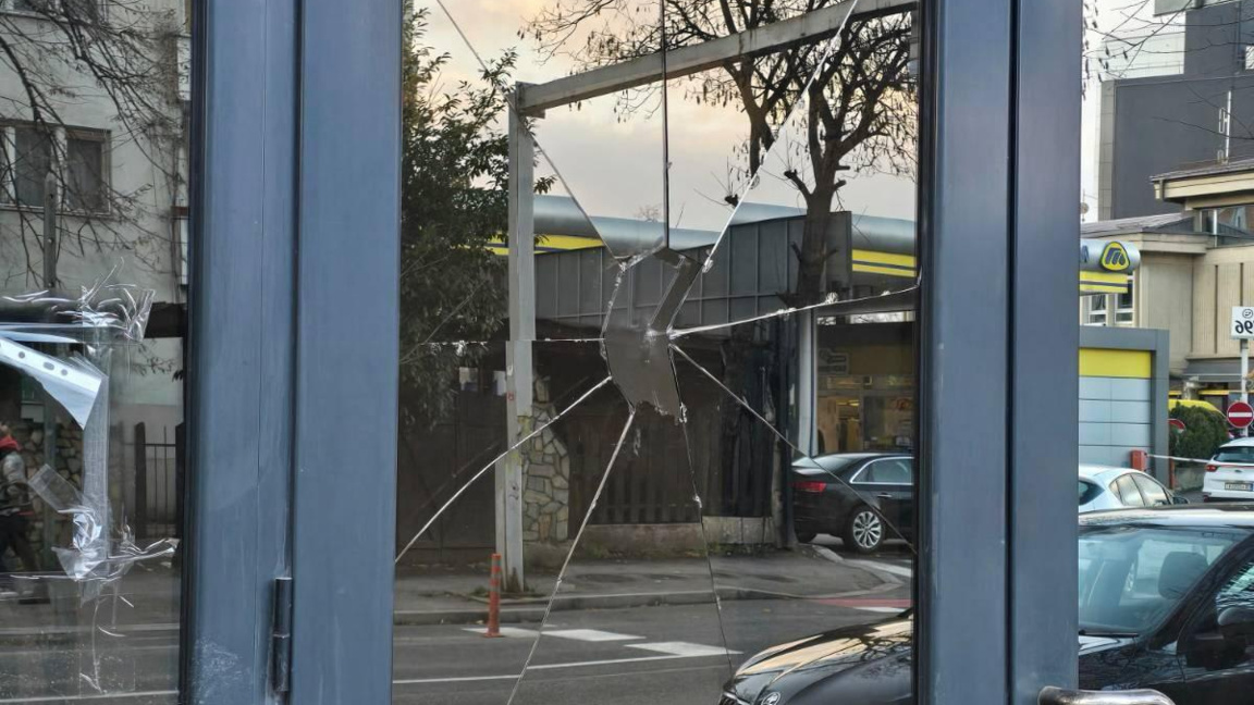 На 11 януари т.г., неизвестно лице е извършило нападение над българското посолство в Скопие.