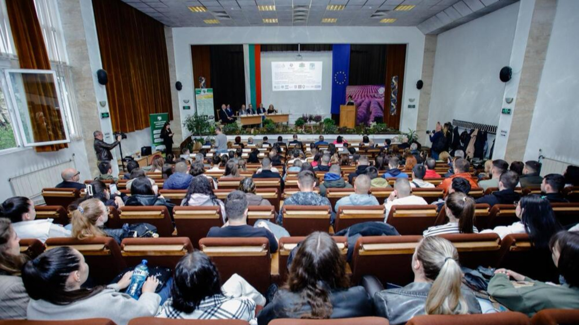 Конференция обсъди предизвикателствата пред туристическия сектор