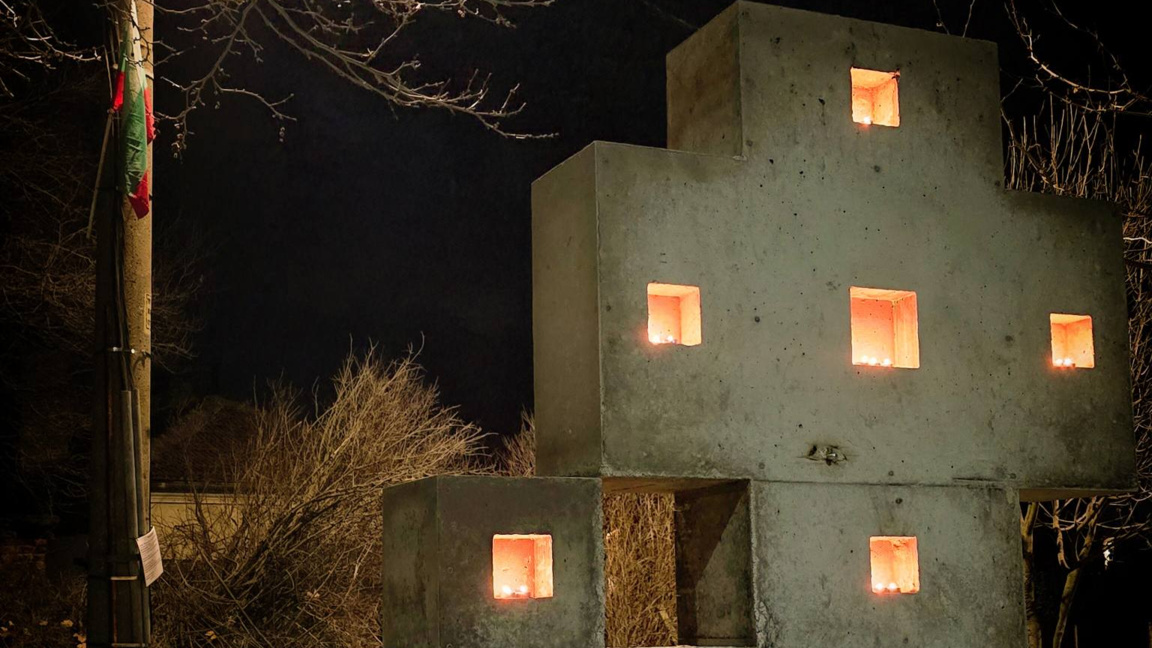 Изградиха паметник на избитите християни в Българово 