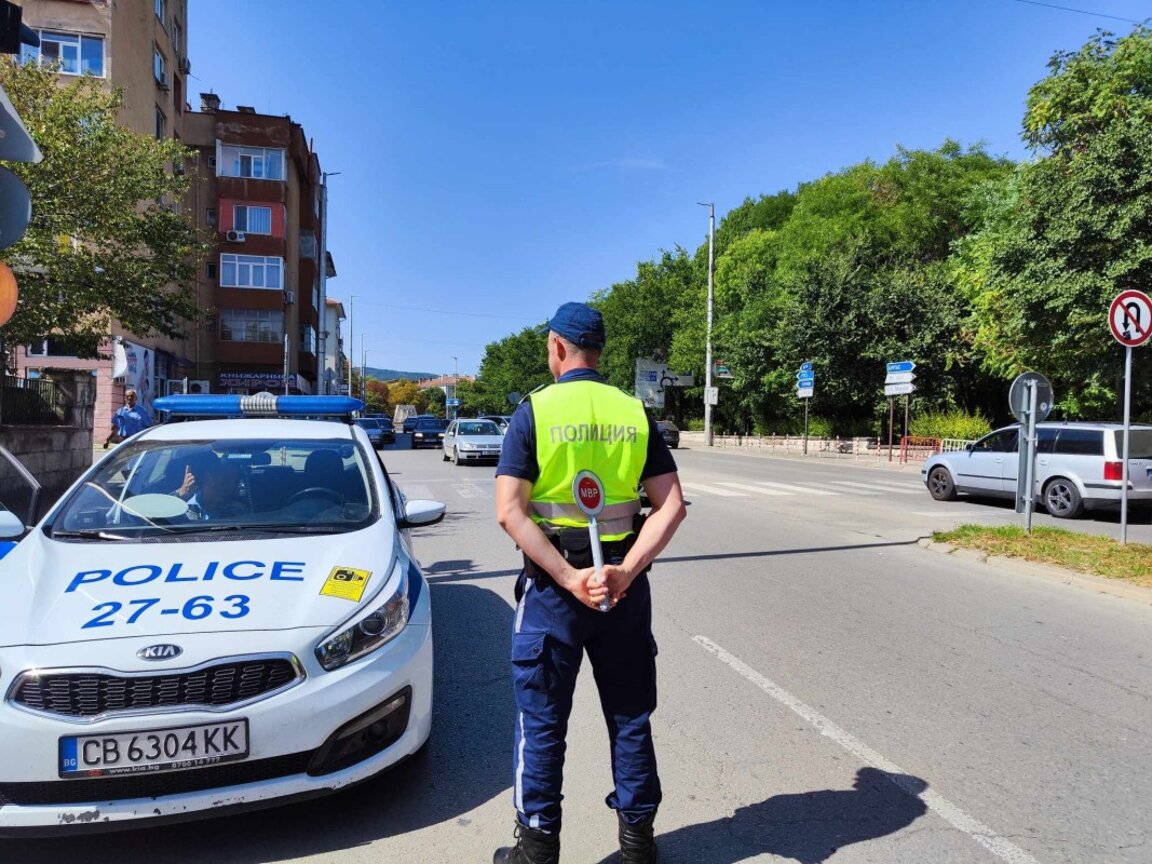 Пиян шофьор предизвика ПТП в Обзор и избяга, губейки номера си в инцидента