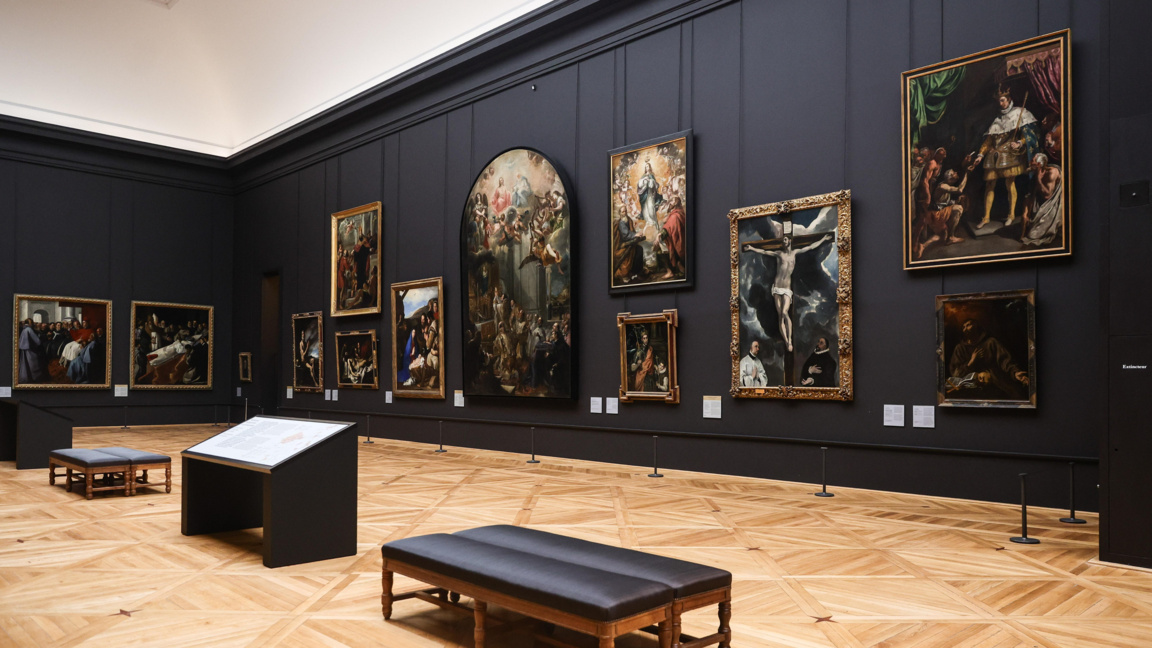 Картини на Ел Греко и Хосе де Рибера са изложени в зала на Лувъра, Париж, Франция, декември 2025 г.