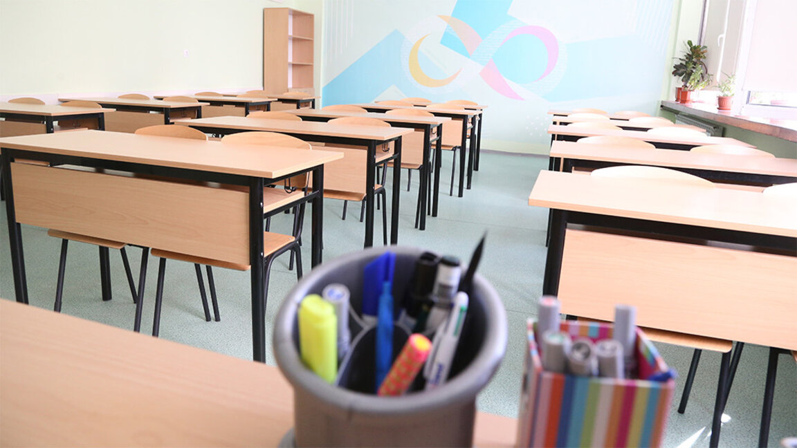 Започна записването в осми клас