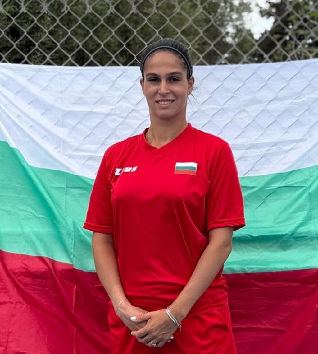 Изабелла Шиникова се класира за финала на двойки на турнир в Лайпци