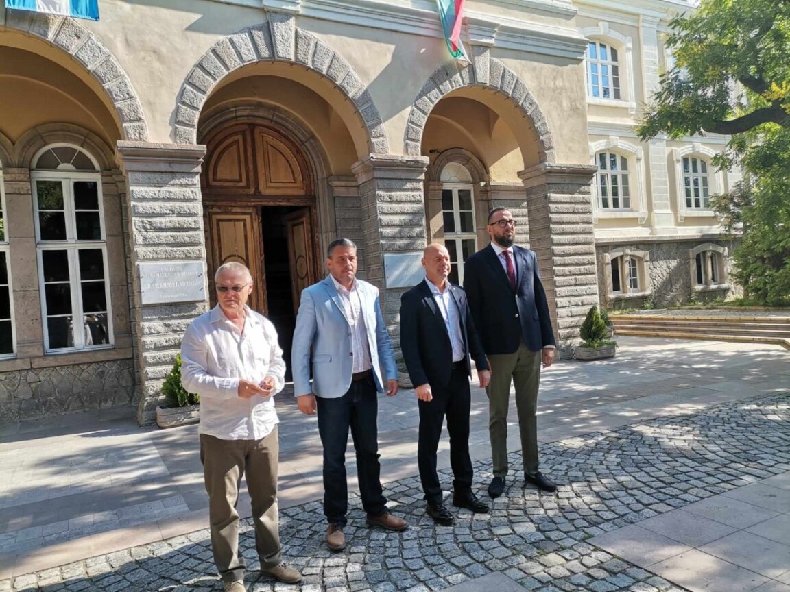 Кметът даде старт на втория етап на ремонта на Хуманитарната гимназия