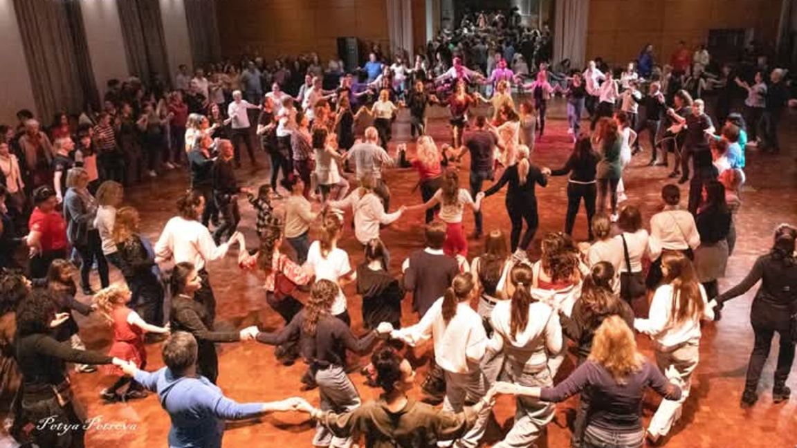 Голямо хоро в Брюксел с "Банските старчета"