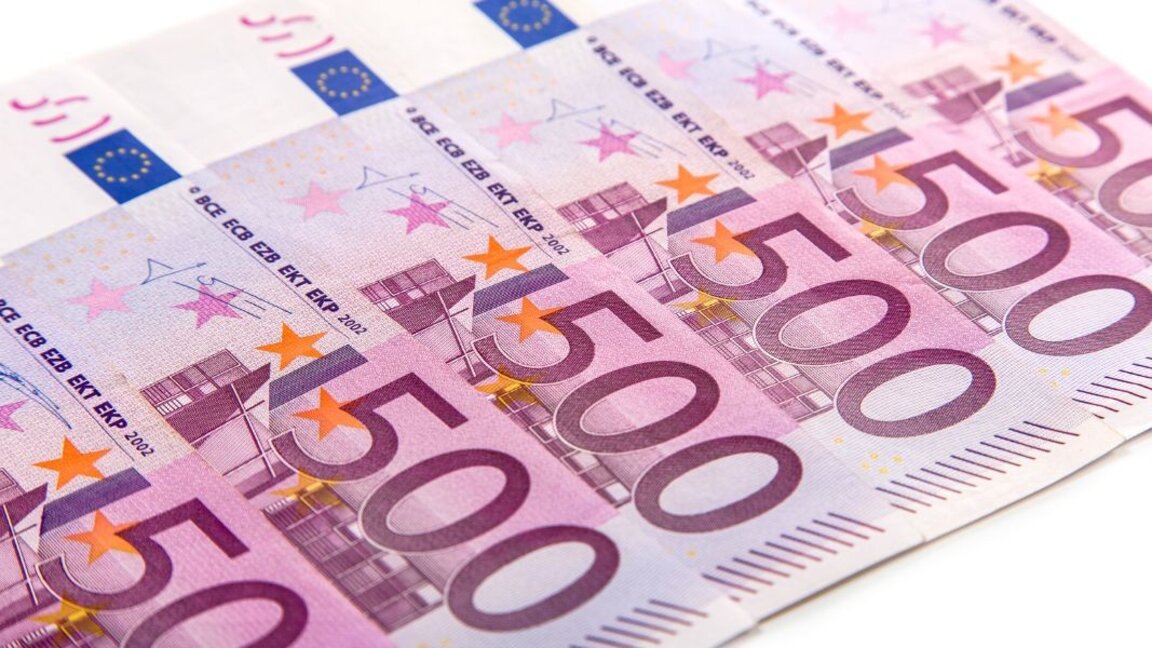 Police bust counterfeiters of high-quality €500 notes