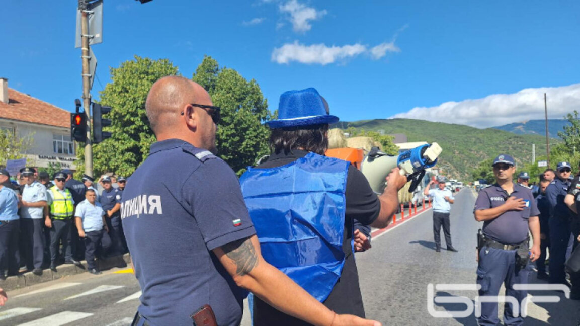 Миналата седмица горски служители опитаха да блокират Е-79 край Кресна, акцията завърши с арести