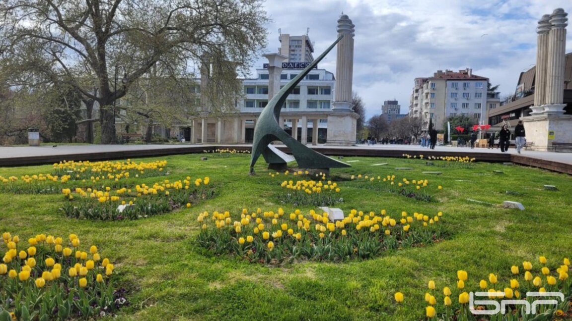 Слънчевият часовник, Варна