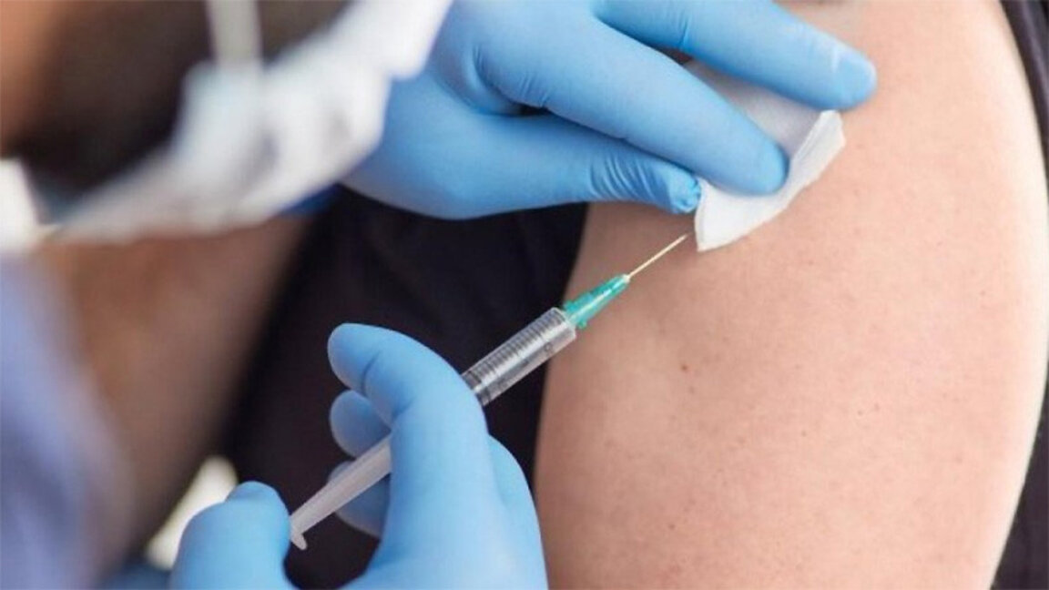 Започна безплатна ваксинация на момичета и момчета срещу HPV