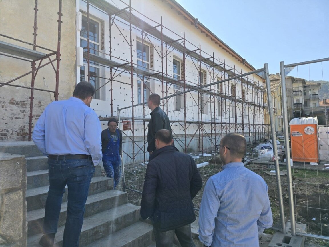 Ремонт на читалището в петричкото село Коларово