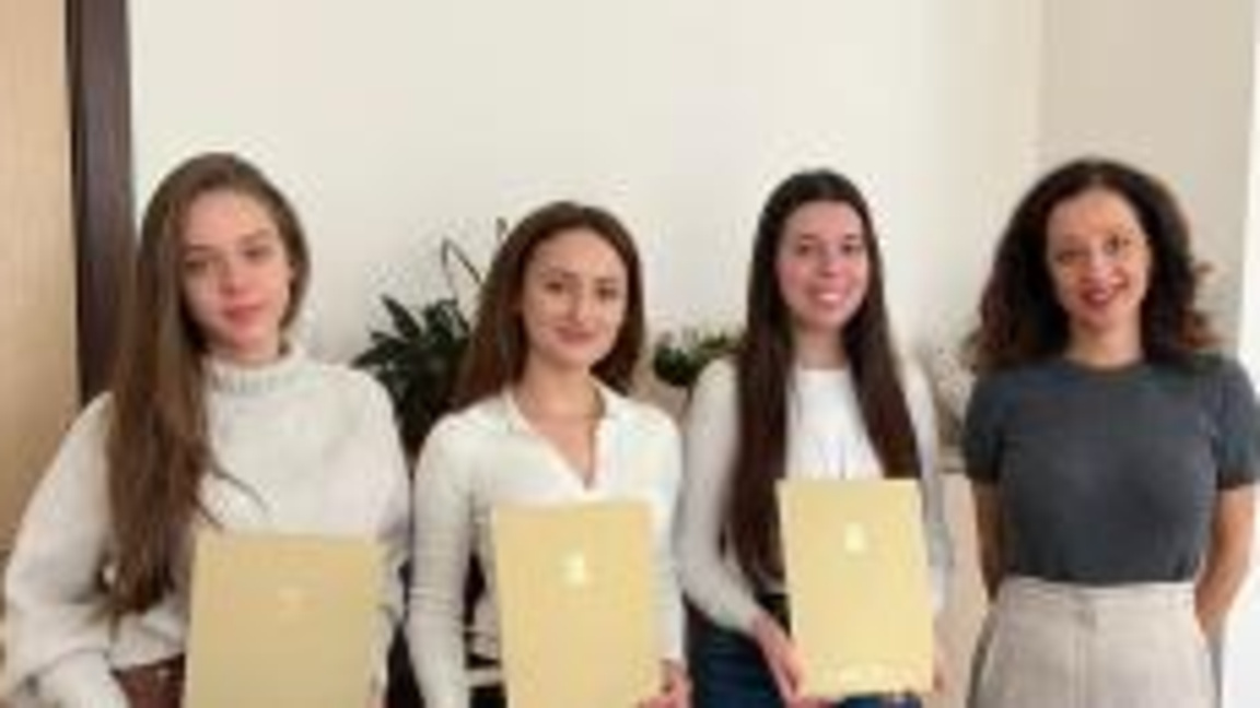 Студентите на община Болярово получиха празнични поздравления за 8 декември