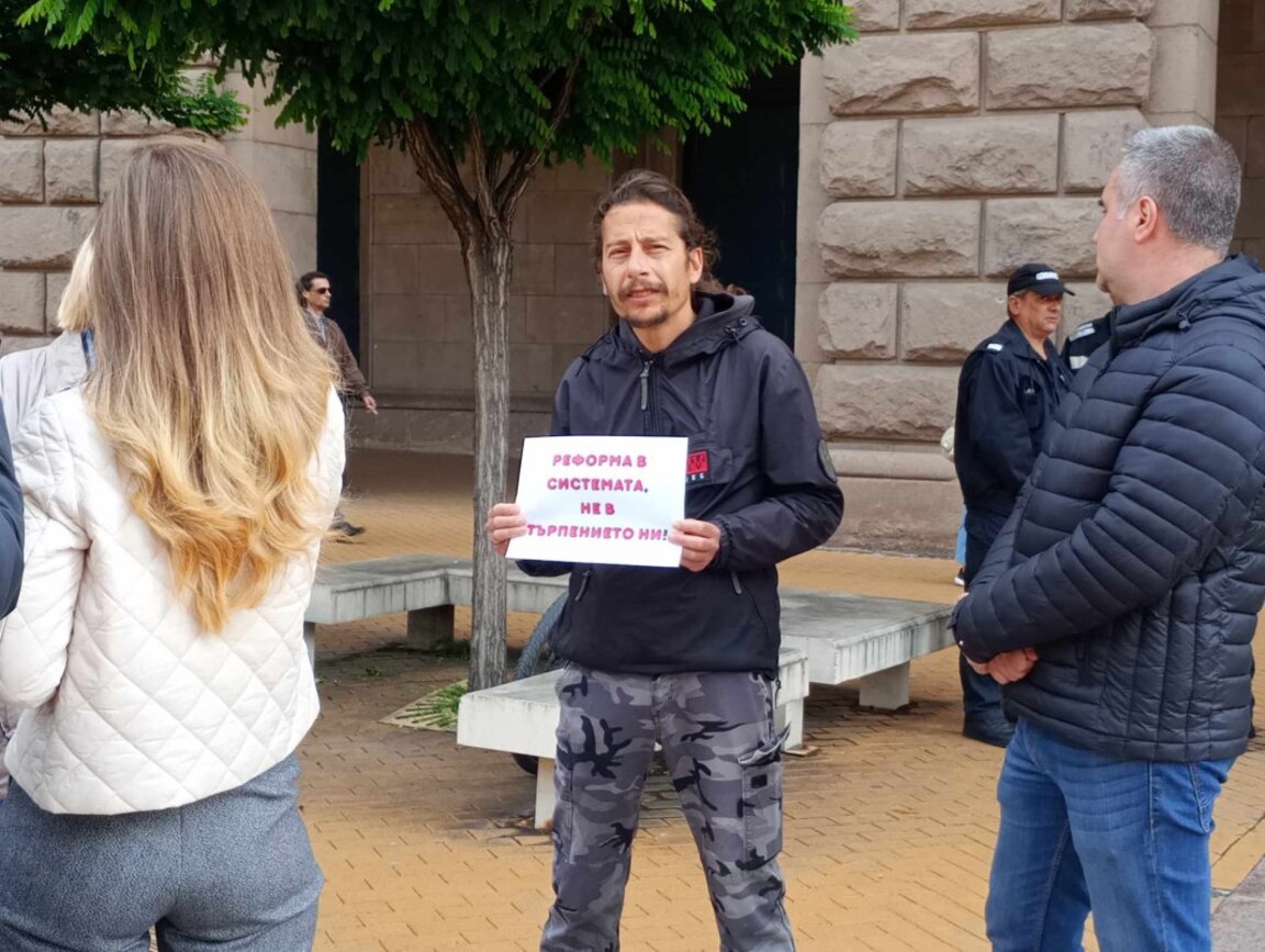 Родители на протест заради забавени компенсации за децата, които не са приети в държавни или общински градини