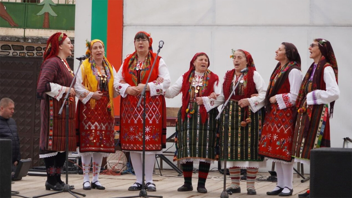 Omas in Dobarsko hüten einen Schatz unserer Folklore – die Wodizi-Gesänge