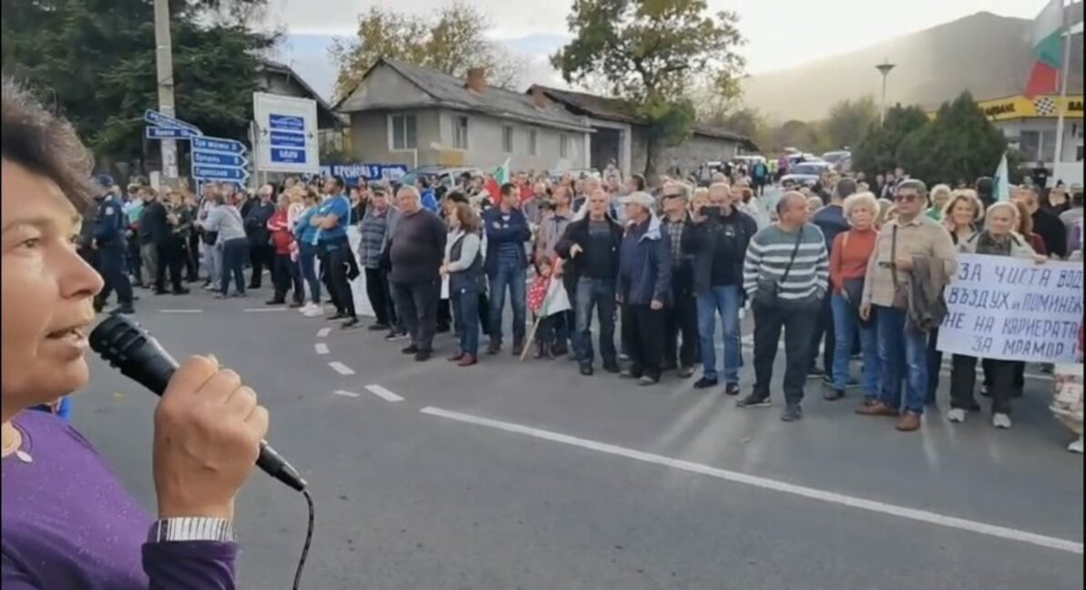 ОбС в Асеновград гласува за кариерата край Горнослав, местните са против