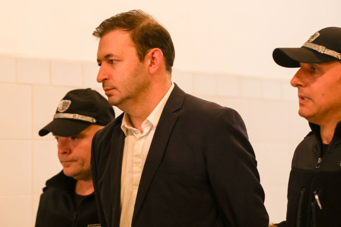 Никола Барбутов