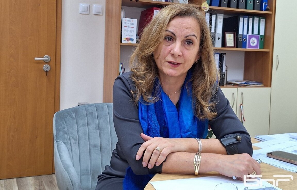Петя Петрова от днес не е началник на РУО Бургас