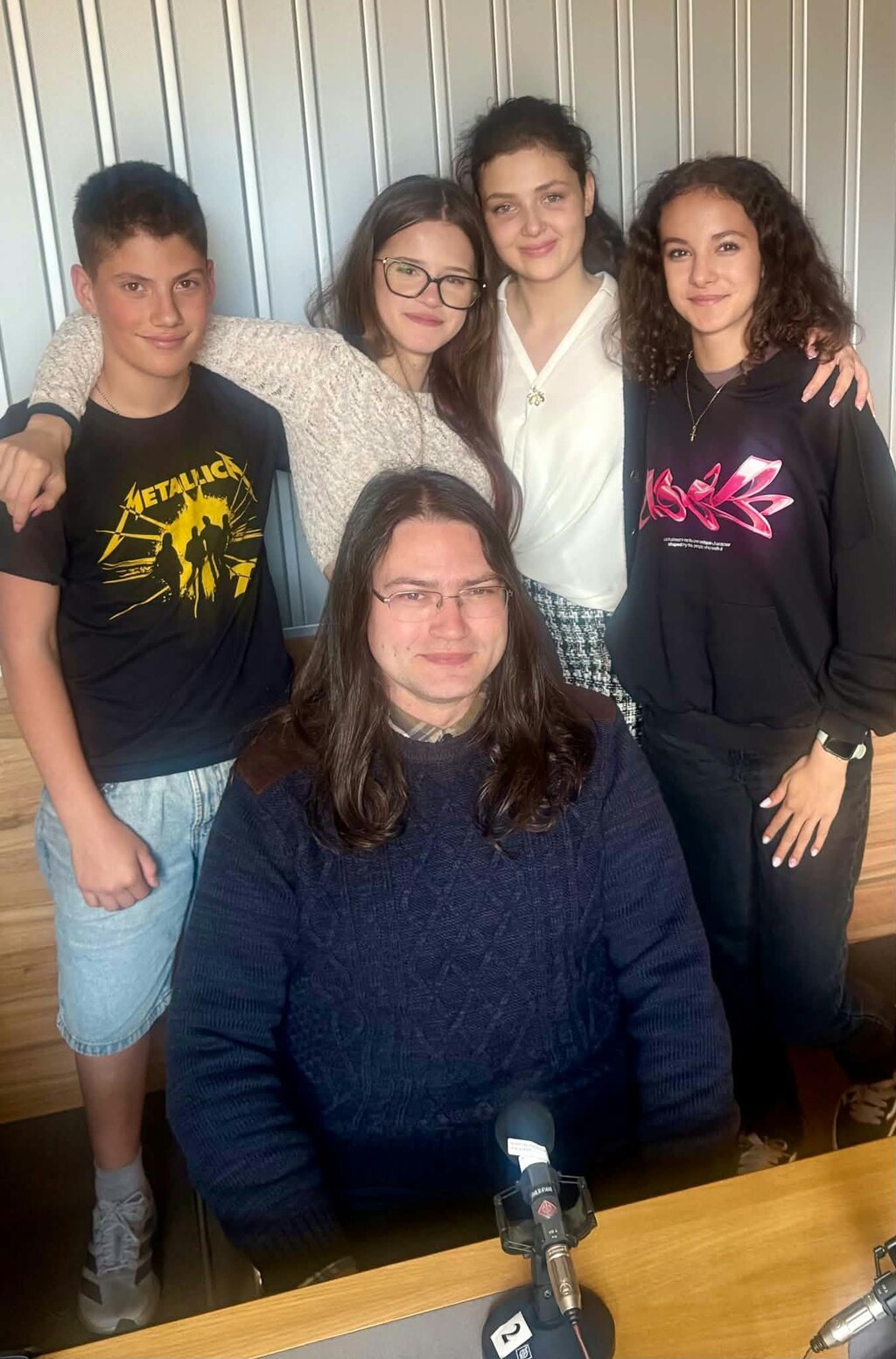 Иван, Луиза, Никол, Ивет и Пламен Цветанов