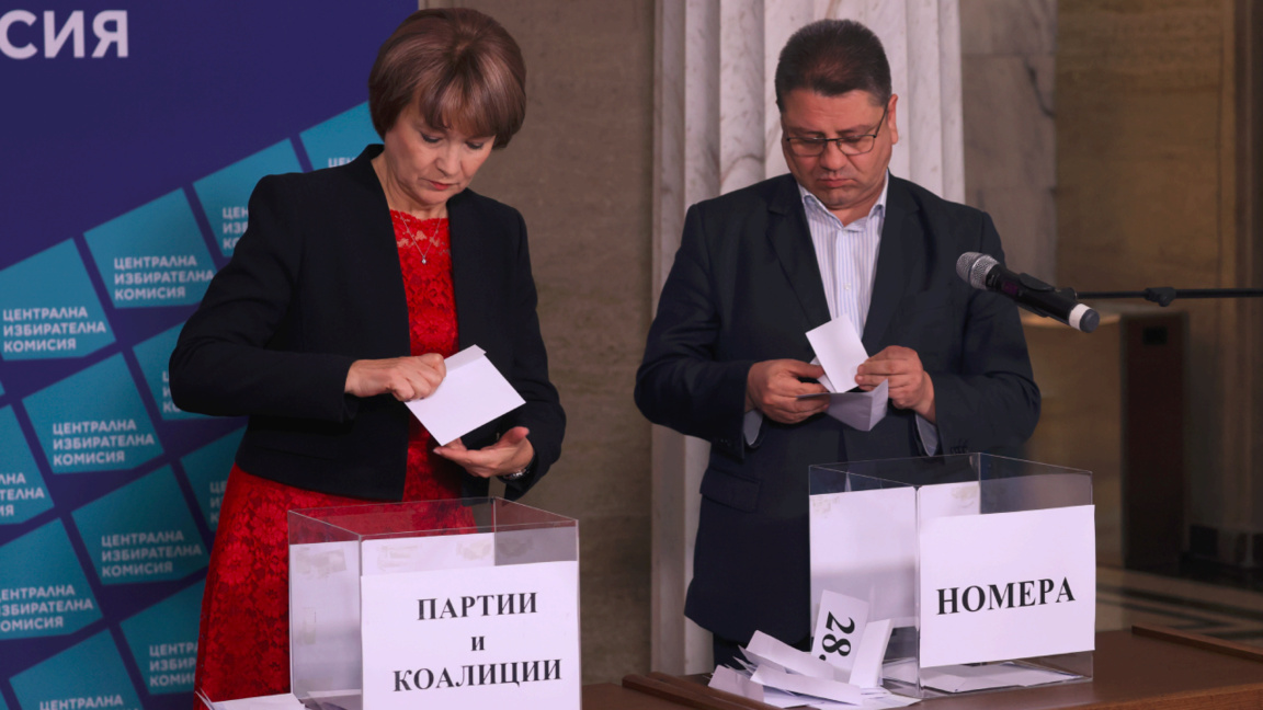 Législatives: La CEC tire au sort les numéros des participants