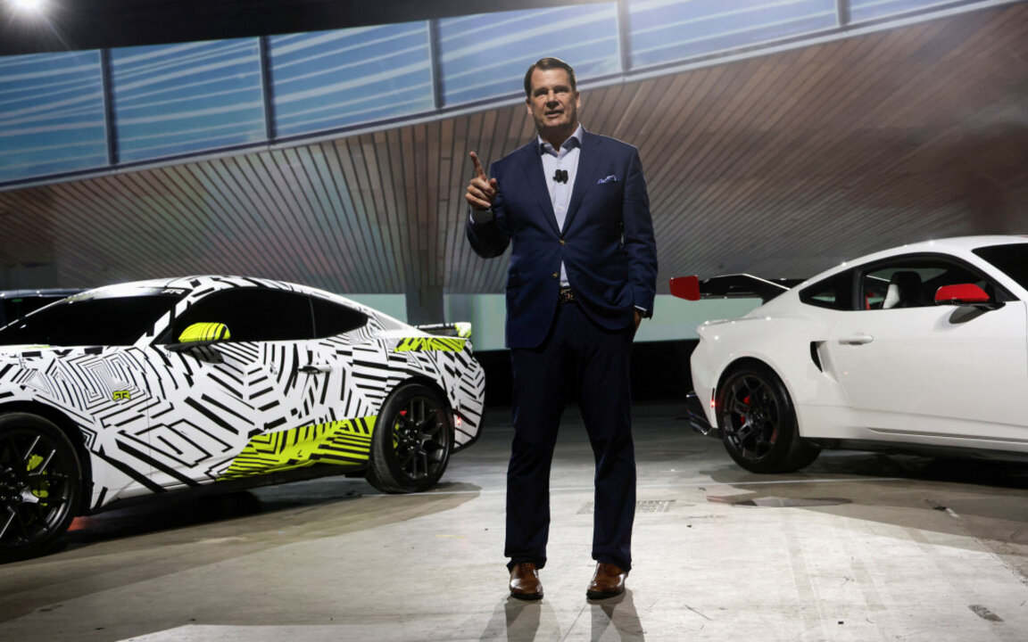 Джим Фарли, изпълнителен директор на "Форд"