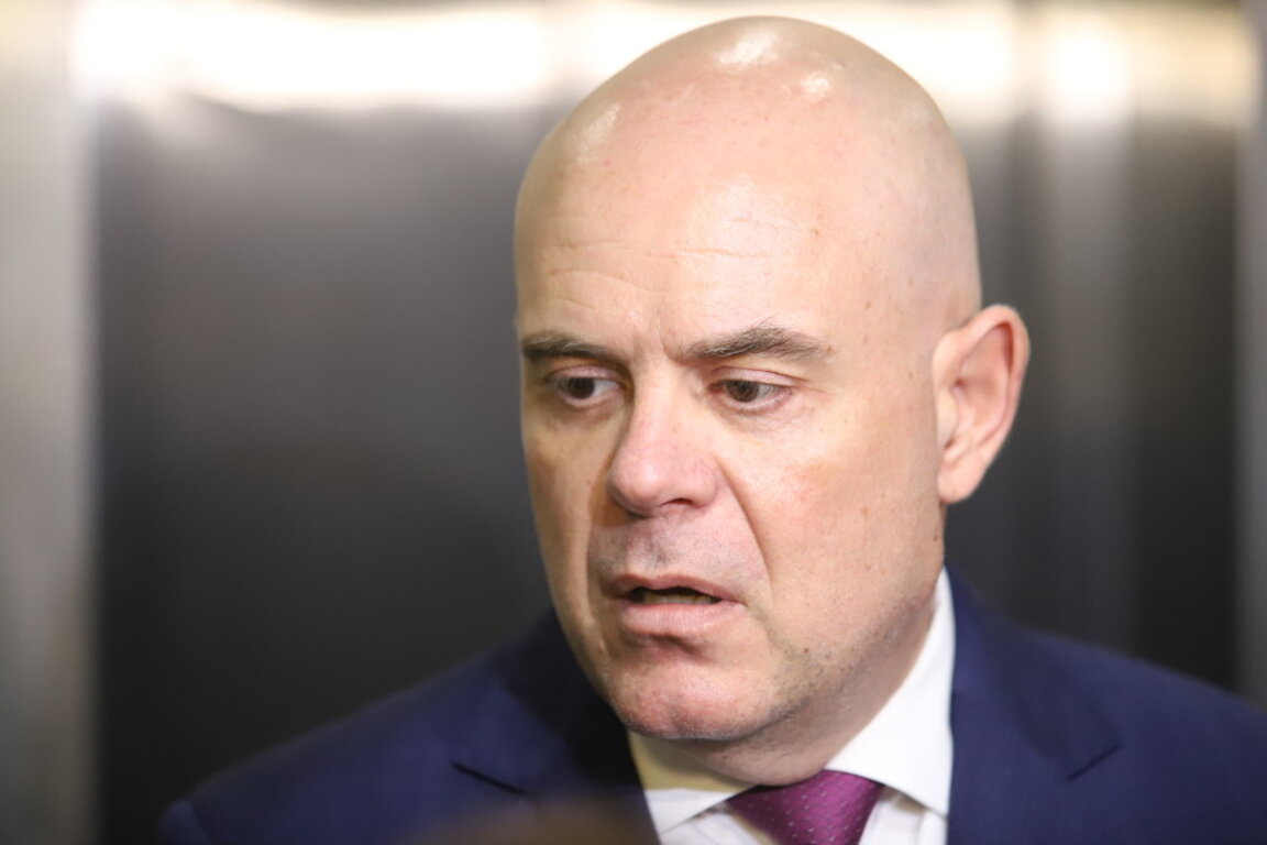 Гешев с пост за завръщането на Божков: "Доброто" управление връща българите!