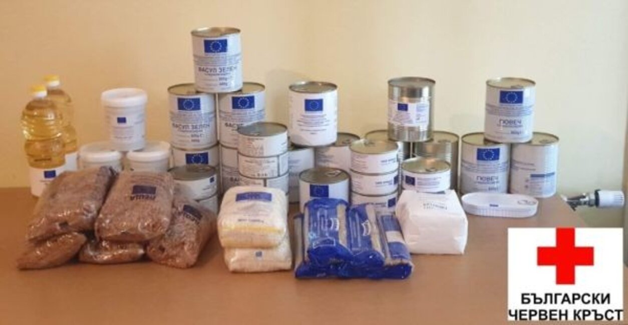 В Асеновград БЧК раздава хранителни пакети на нуждаещи се