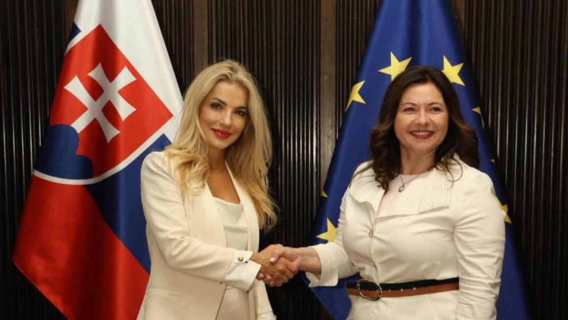 Мартина Шимковичова и посланика на България в Словакия Снежана Йовева-Димитрова