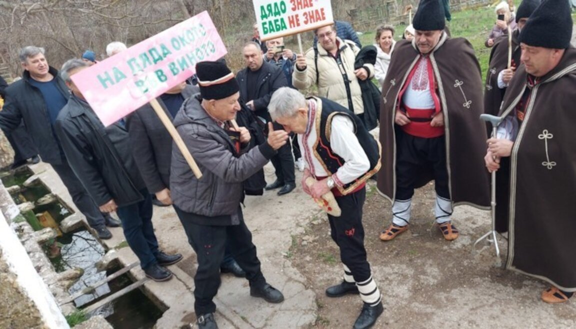 Großvatertag im Dorf Tscherneschowo bei Russe