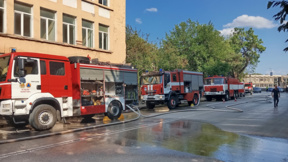 Пожар изпепели покрива на бивш техникум в Монтана 