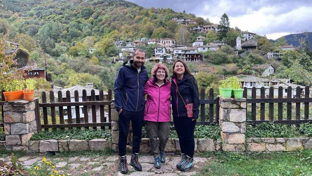 Turistas de todo el mundo descubren la magia del pueblo de Kosovo en los Ródopes