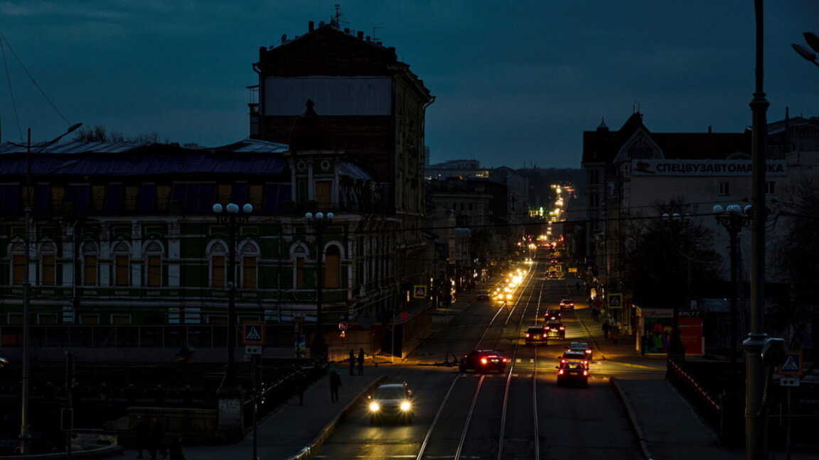 Ограничено потребление на ток в Украйна след руските атаки