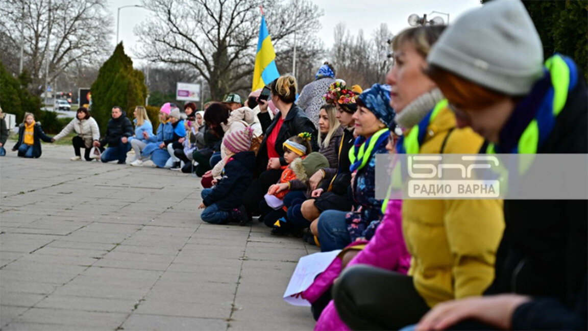Украинцы поклонились перед памятью украинских солдат, погибших за свободу Болгарии