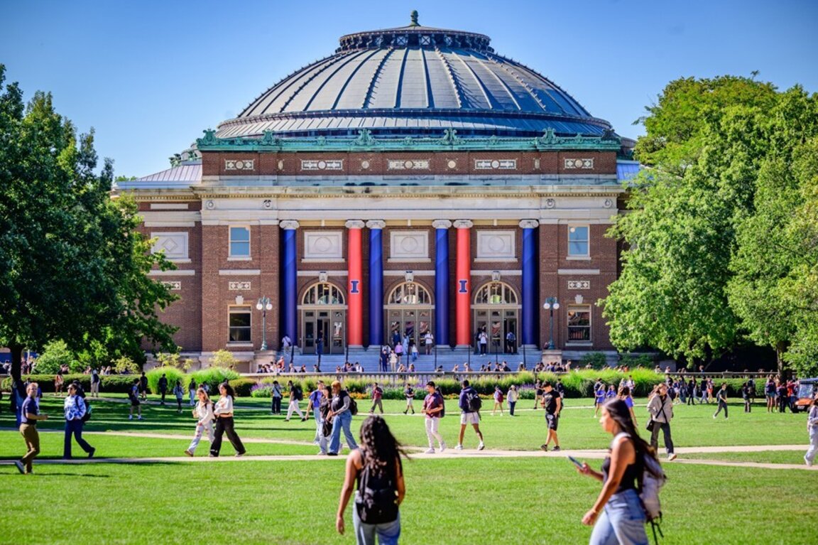 Nga data 20 tetor fillon programi i bullgaristikës në Universitetin e Illinoisit