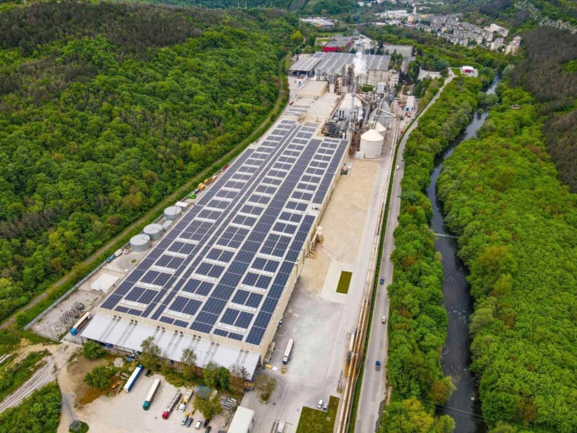 Заводът на "Кроношпан"