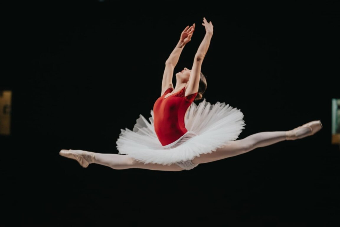 Балерината Стефани Николова: Всяка една роля изисква силен характер, техника и много работа