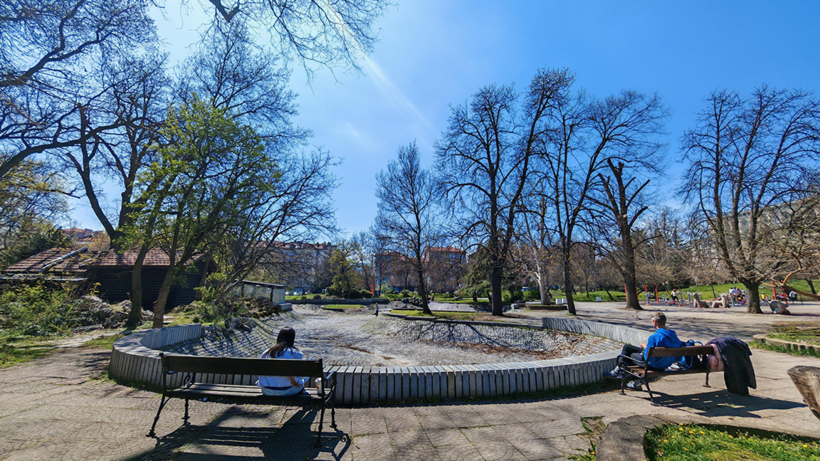 Highs of 16–21°C, drizzle expected in the southwest