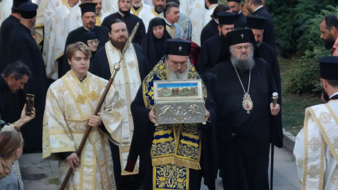 Частица от Честния пояс на Света Богородица е във Варненската катедрала