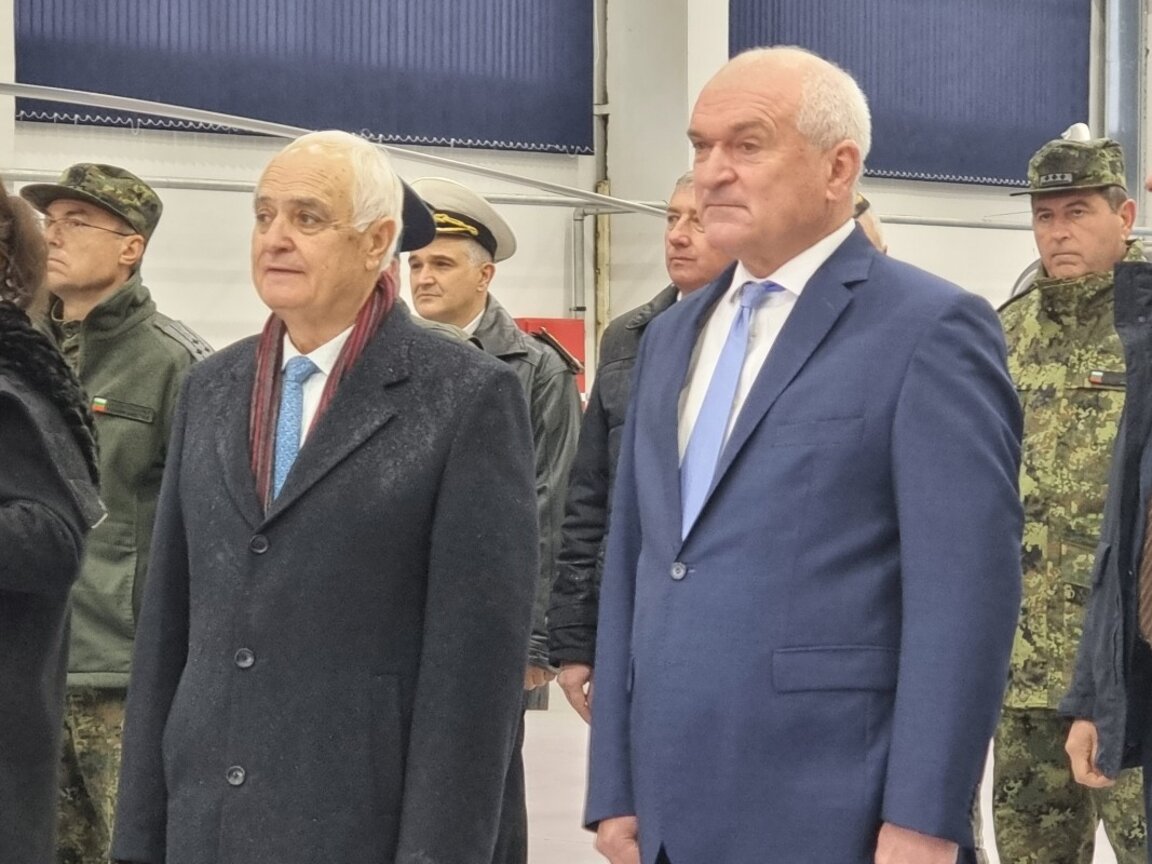 MoD Atanas Zapryanov: First eight F-16s to arrive next year