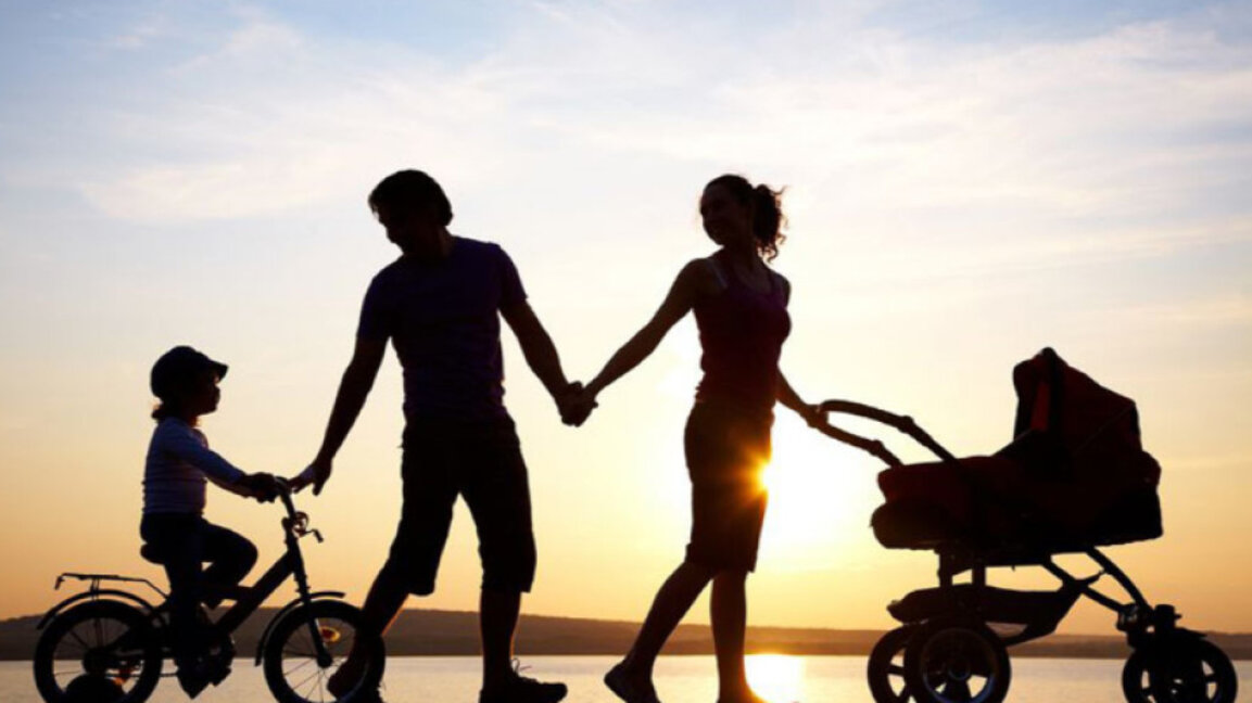 "Здравейте, аз съм осиновена..."