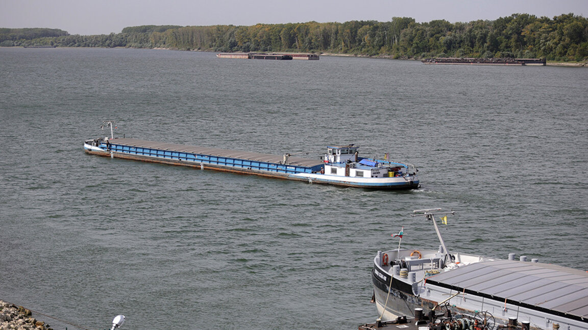 Прагови угрожавају пловидбу бугарским делом Дунава