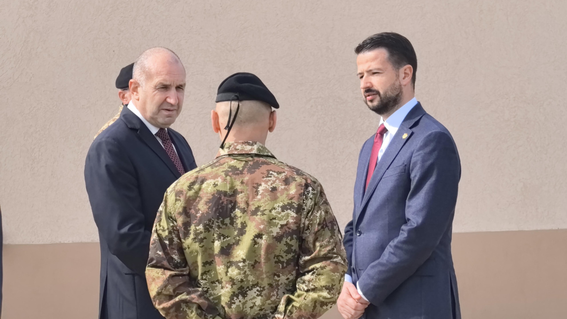 Румен Радев и Яков Милатович на учебния полигон "Ново село" край Сливен  -  архив, 11 март 2025 г.